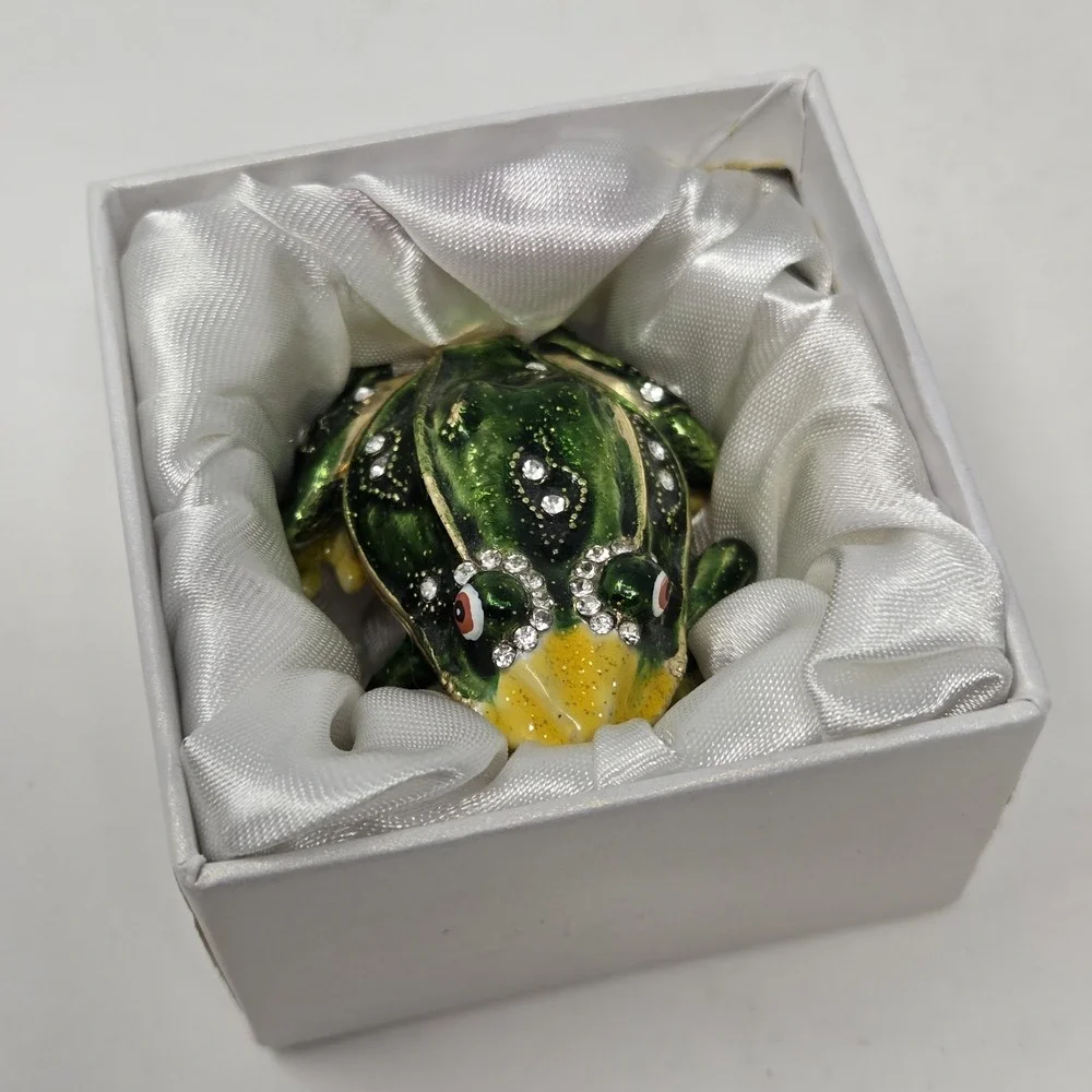 Small Green Frog Hinged Metal Enameled Crystal Whimsical Trinket Box Magnetic‎
